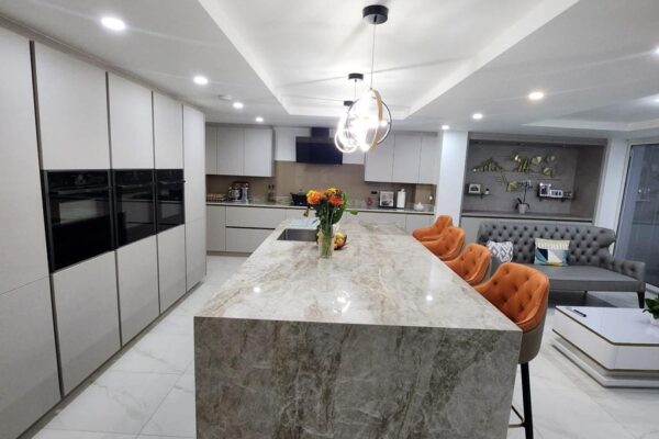 Handleless Grey Kitchen with Marble Island