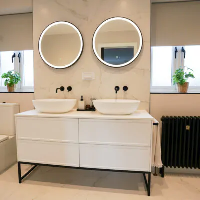 double sinks in modern bathroom